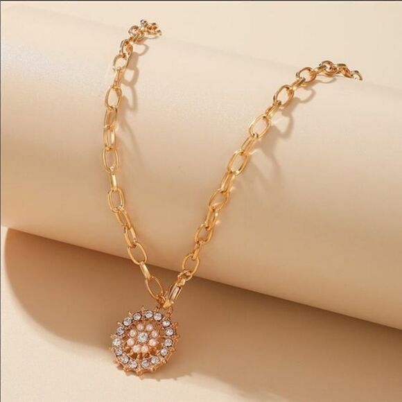 Necklace Flower Rhinestone Pendant Cutest - Picture 1 of 6